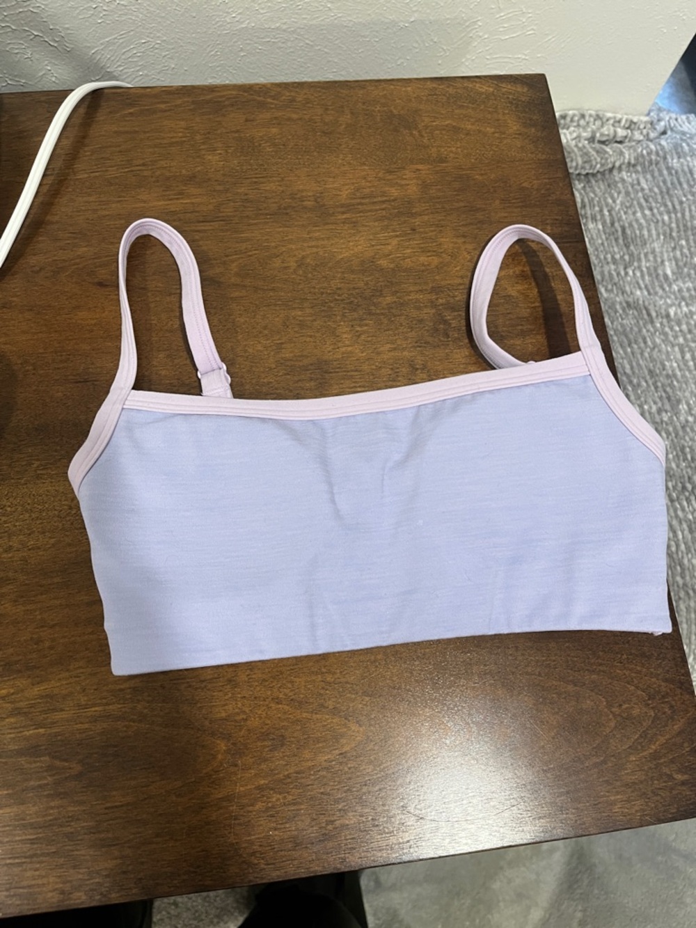 Lilac Seamless Sports Bra with Pale Pink Trim
